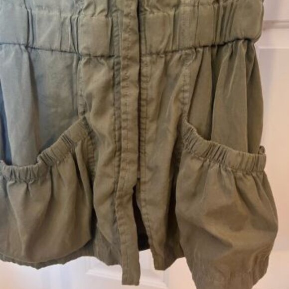 Green Utility Jacket with Stand-Up Collar, Pockets and Fitted Waist - Picture 4 of 6